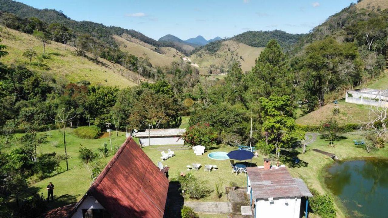 Fazenda à venda com 5 quartos, 500m² - Foto 2