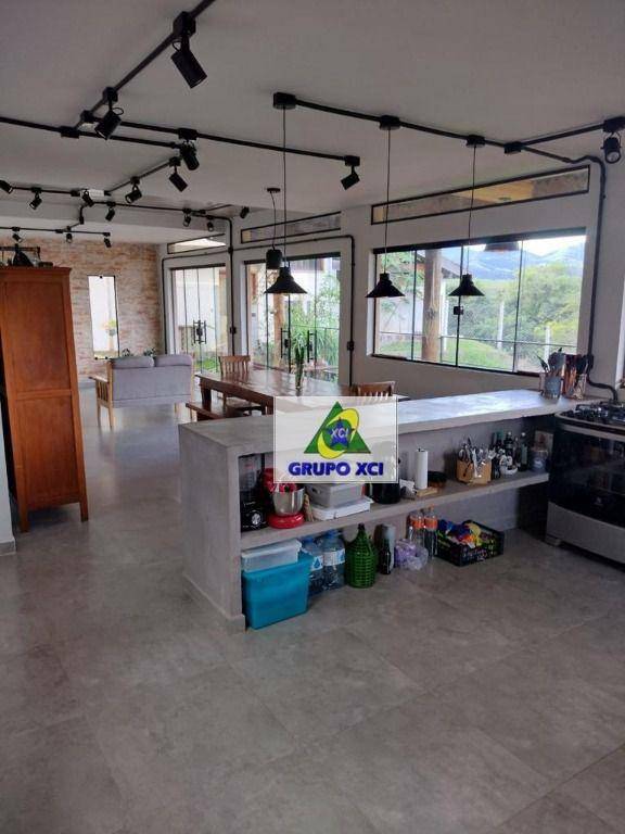 Casa de Condomínio à venda com 4 quartos, 250m² - Foto 4