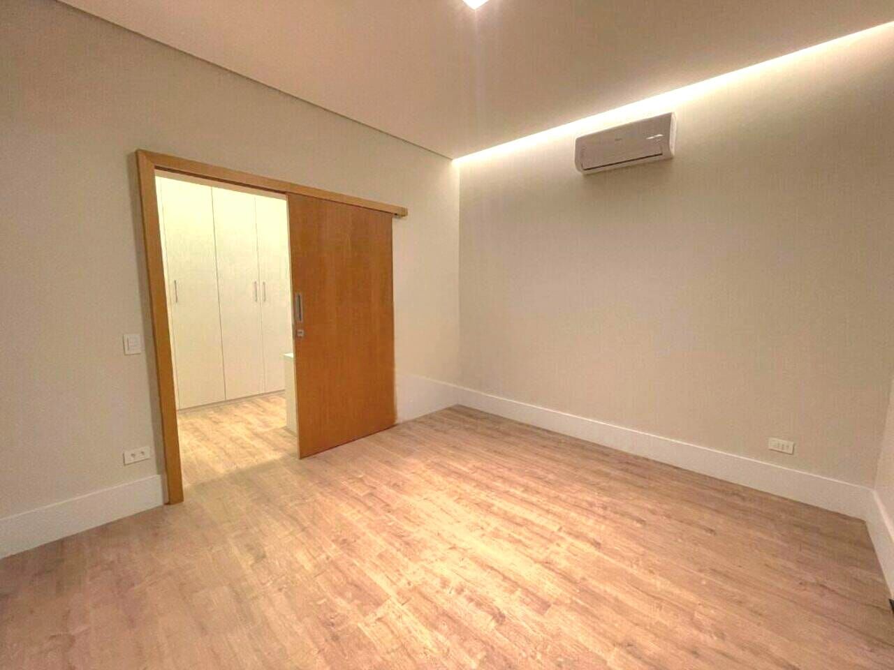 Casa para alugar com 4 quartos, 254m² - Foto 15