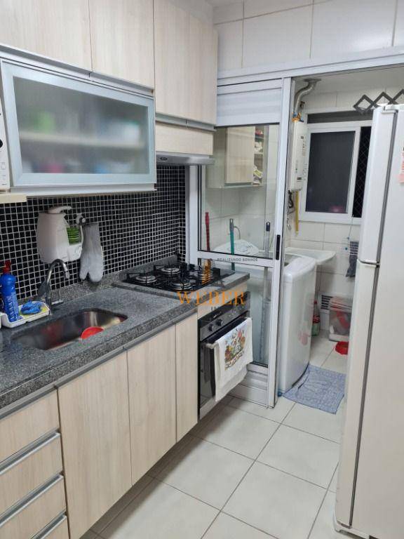 Apartamento à venda com 3 quartos, 70m² - Foto 3