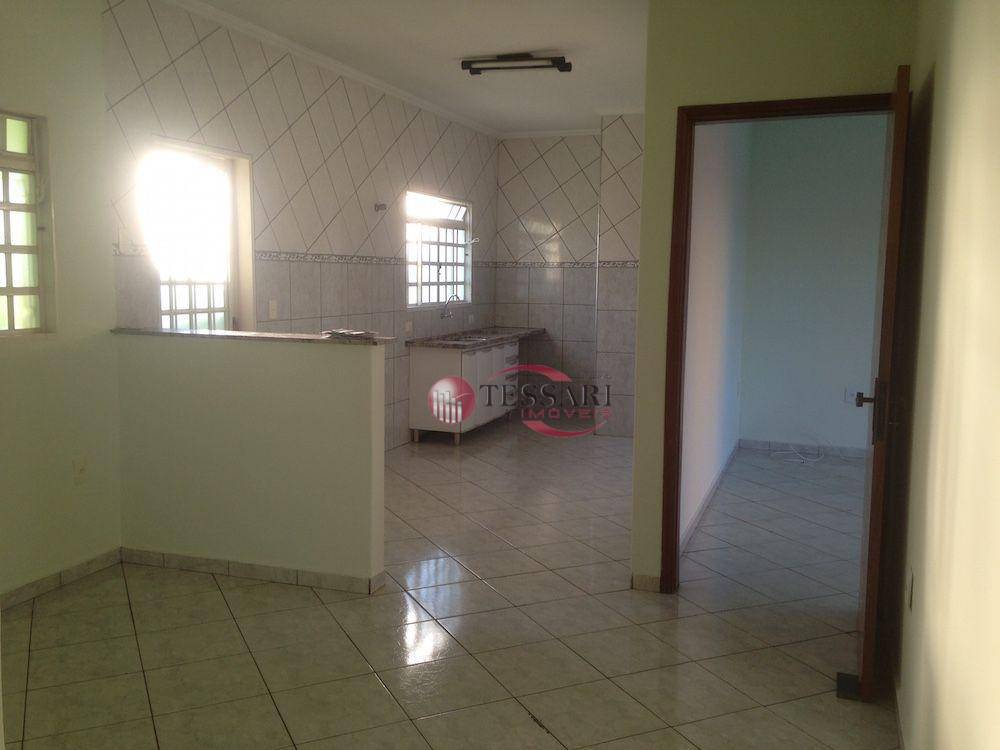 Casa para alugar com 3 quartos, 180m² - Foto 7