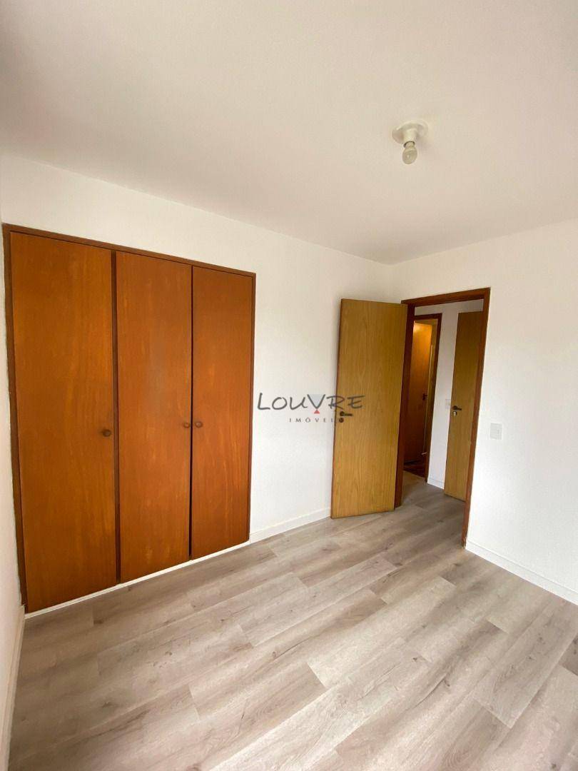 Apartamento para alugar com 3 quartos, 93m² - Foto 9