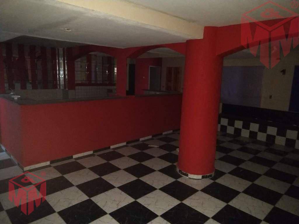 Sobrado à venda com 6 quartos, 254m² - Foto 1