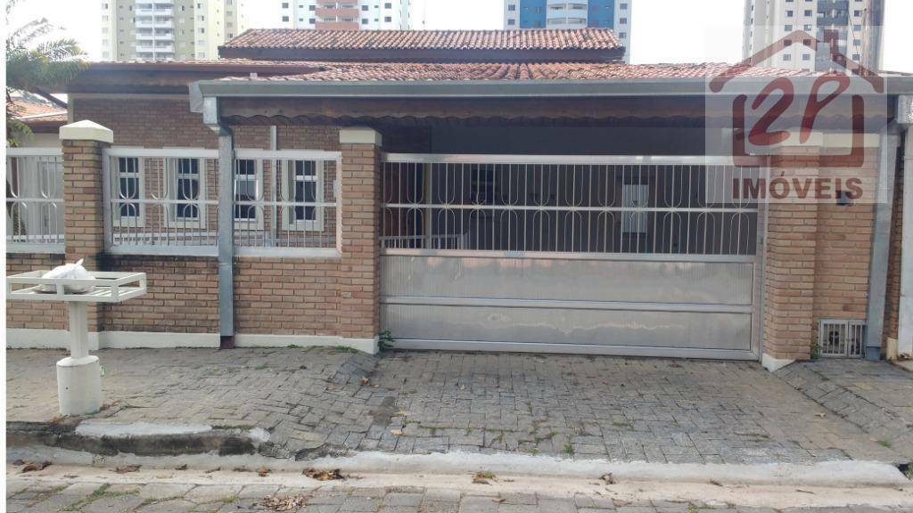 Casa à venda com 4 quartos, 272m² - Foto 1