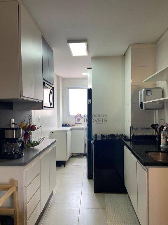 Apartamento à venda com 2 quartos, 56m² - Foto 11