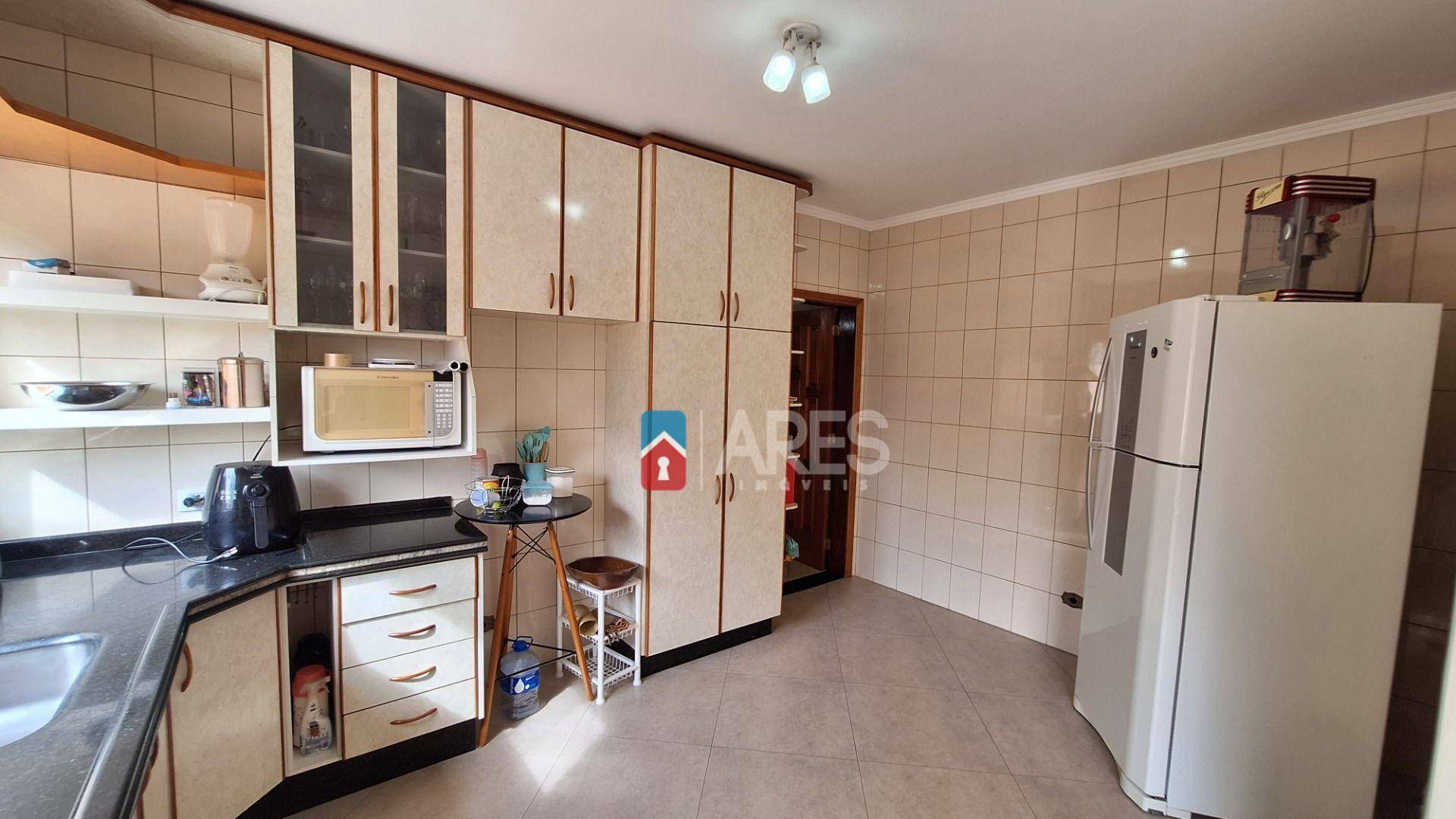 Casa à venda com 3 quartos, 600m² - Foto 18