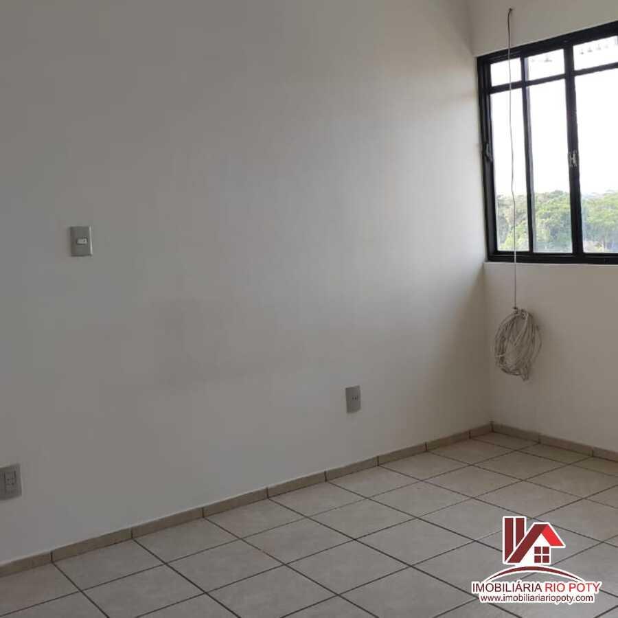 Apartamento à venda com 3 quartos, 77m² - Foto 4