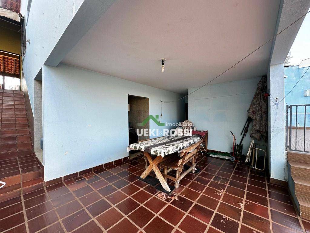 Casa à venda com 4 quartos, 225m² - Foto 28