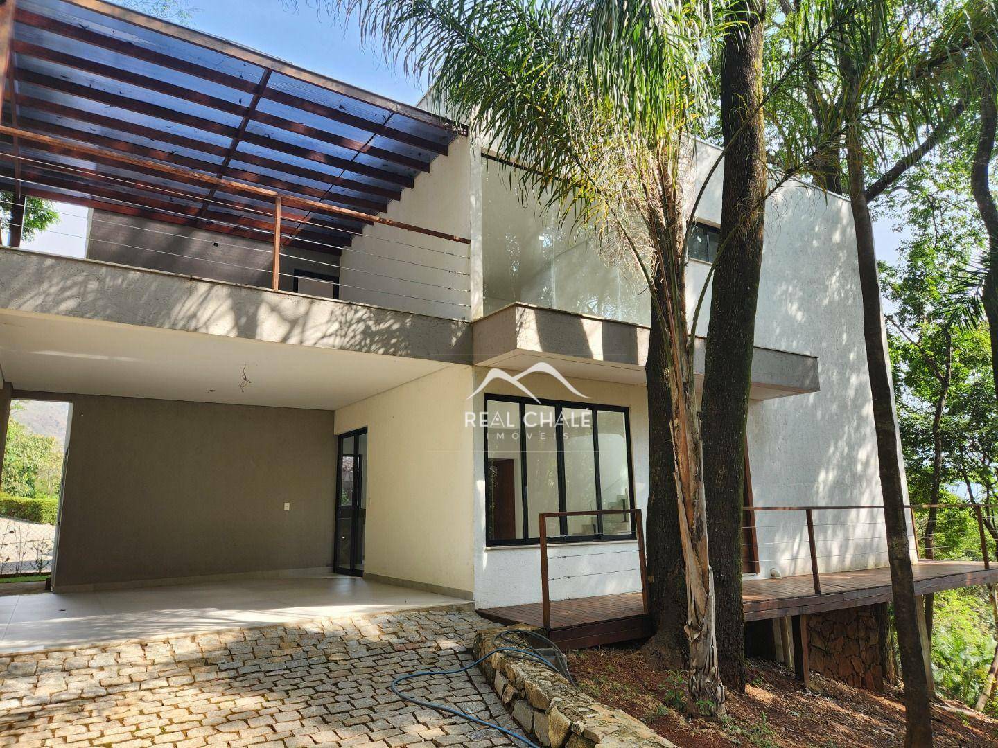 Casa à venda com 4 quartos, 250m² - Foto 2