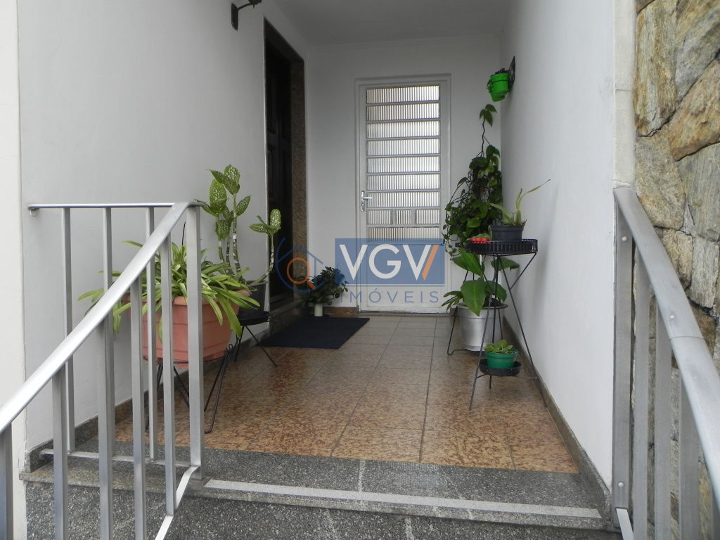 Sobrado à venda e aluguel com 3 quartos, 246m² - Foto 13