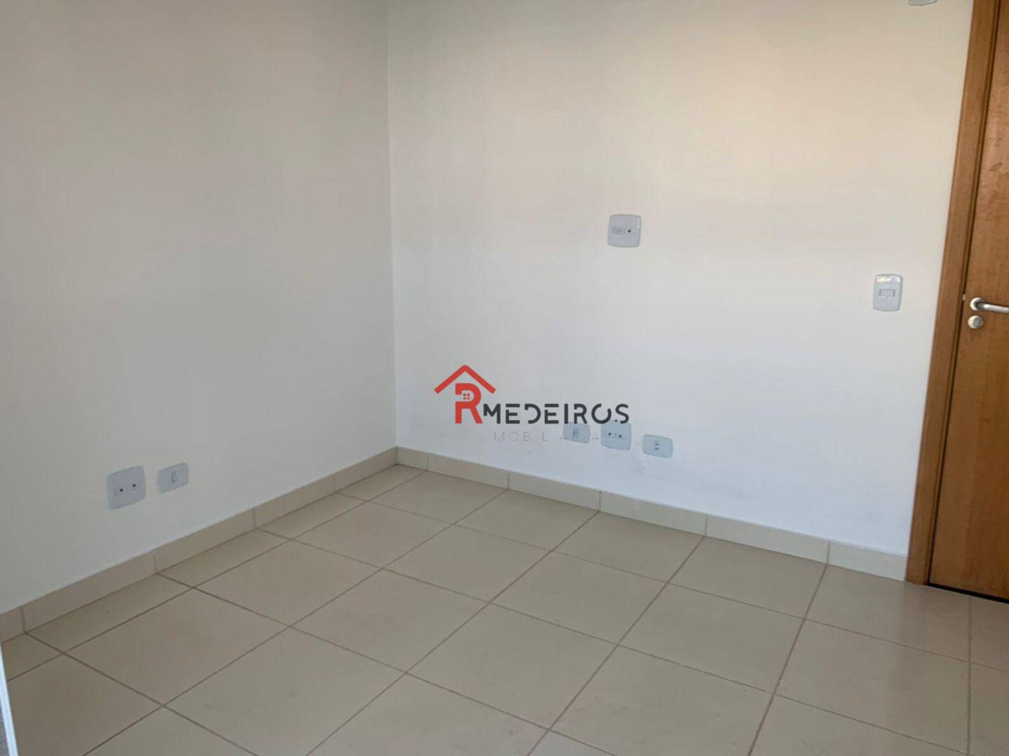 Apartamento à venda com 2 quartos, 62m² - Foto 4