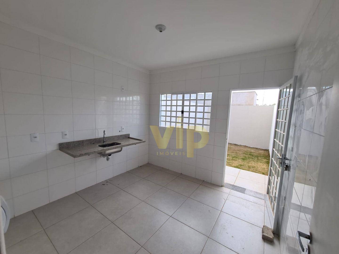 Casa à venda com 2 quartos, 62m² - Foto 3