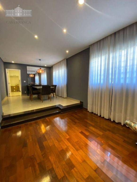 Casa à venda com 4 quartos, 264m² - Foto 1