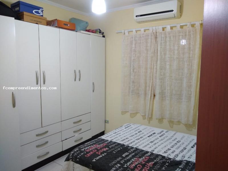 Casa à venda com 2 quartos, 200m² - Foto 4