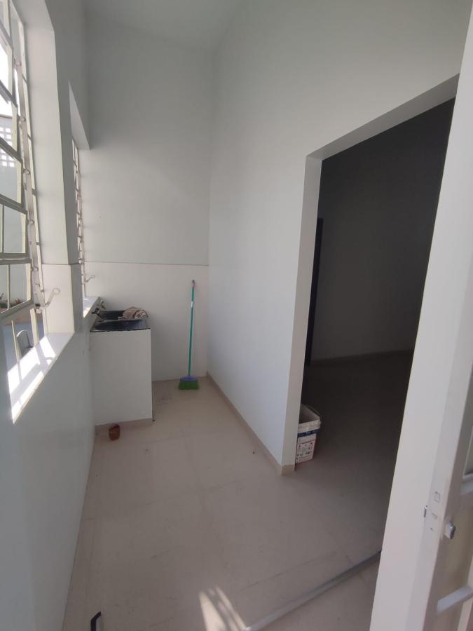 Casa para alugar com 2 quartos, 200m² - Foto 6