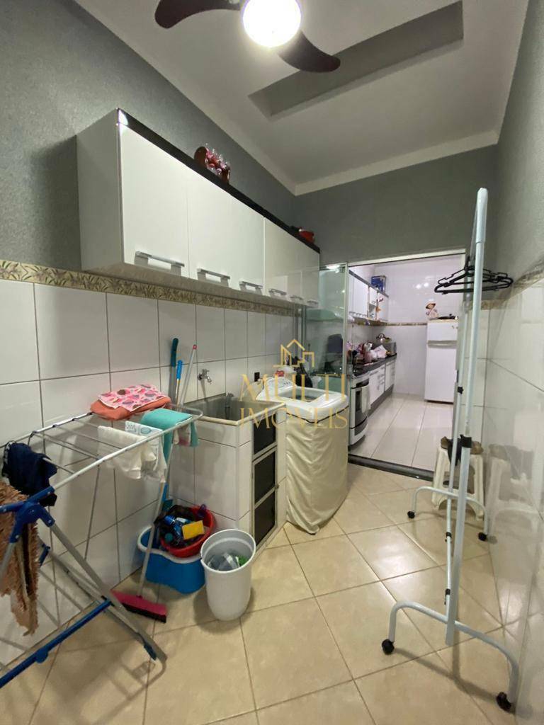 Casa à venda com 2 quartos, 180m² - Foto 3