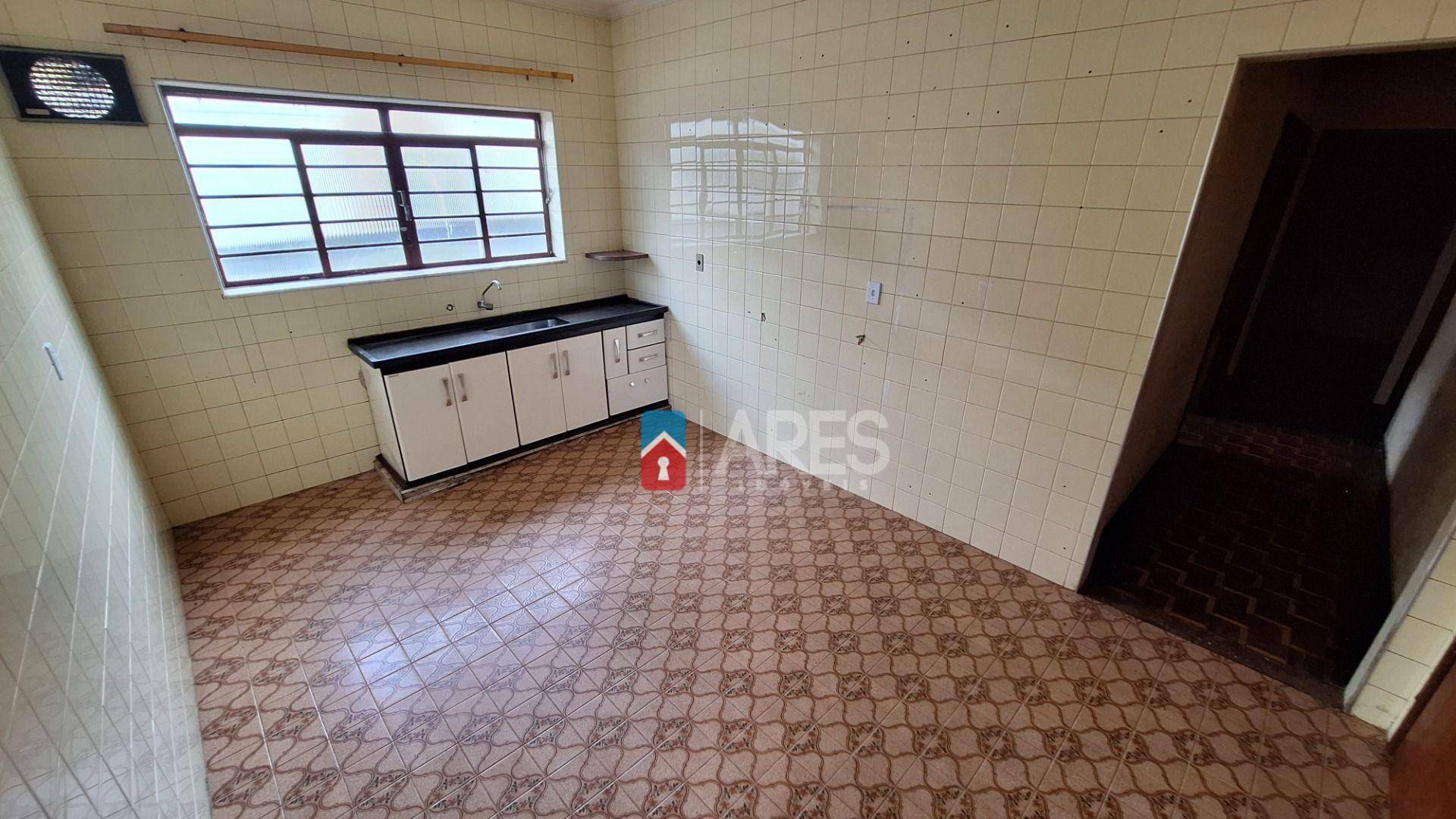 Casa para alugar com 3 quartos, 157m² - Foto 5