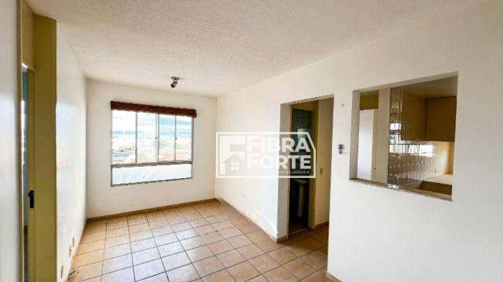 Apartamento à venda com 2 quartos, 62m² - Foto 2