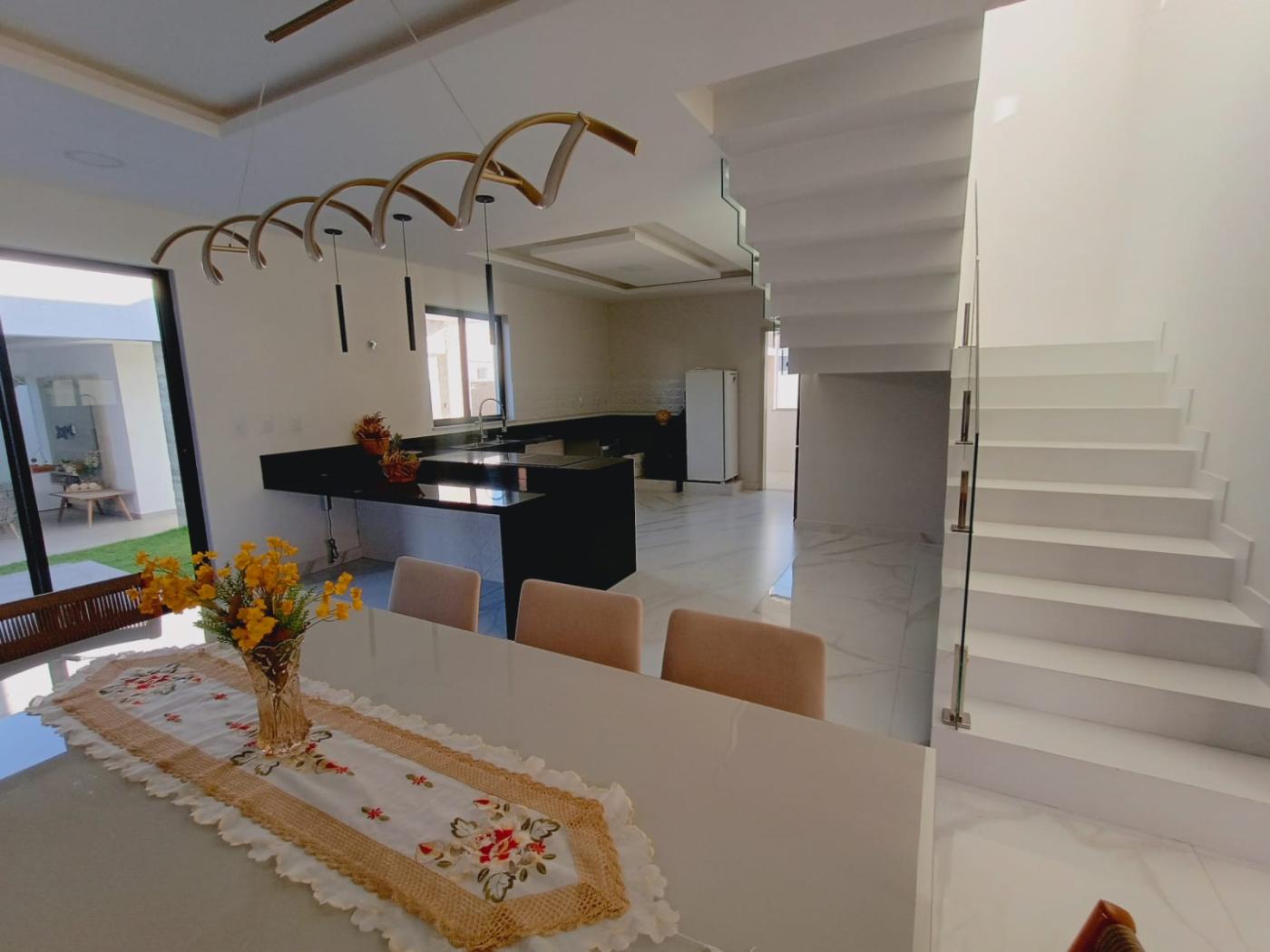 Casa de Condomínio para alugar com 4 quartos, 364m² - Foto 9