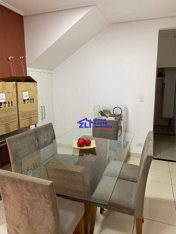 Sobrado à venda com 4 quartos, 240m² - Foto 1