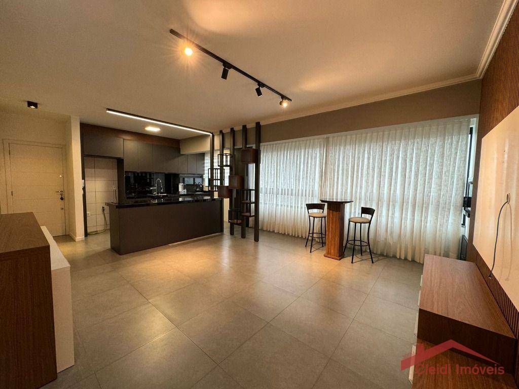 Apartamento à venda com 2 quartos, 79m² - Foto 1