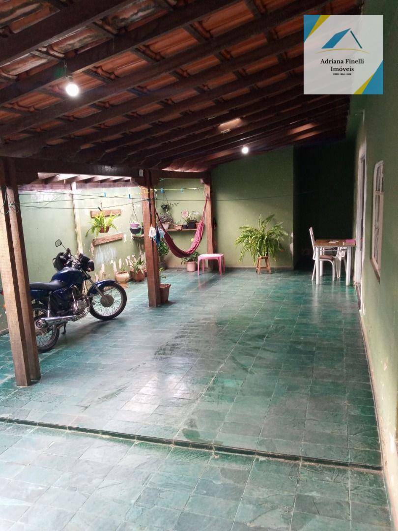 Casa à venda com 3 quartos, 60m² - Foto 1