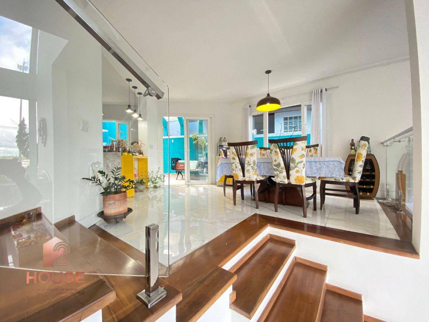 Casa de Condomínio para alugar com 4 quartos, 300m² - Foto 12