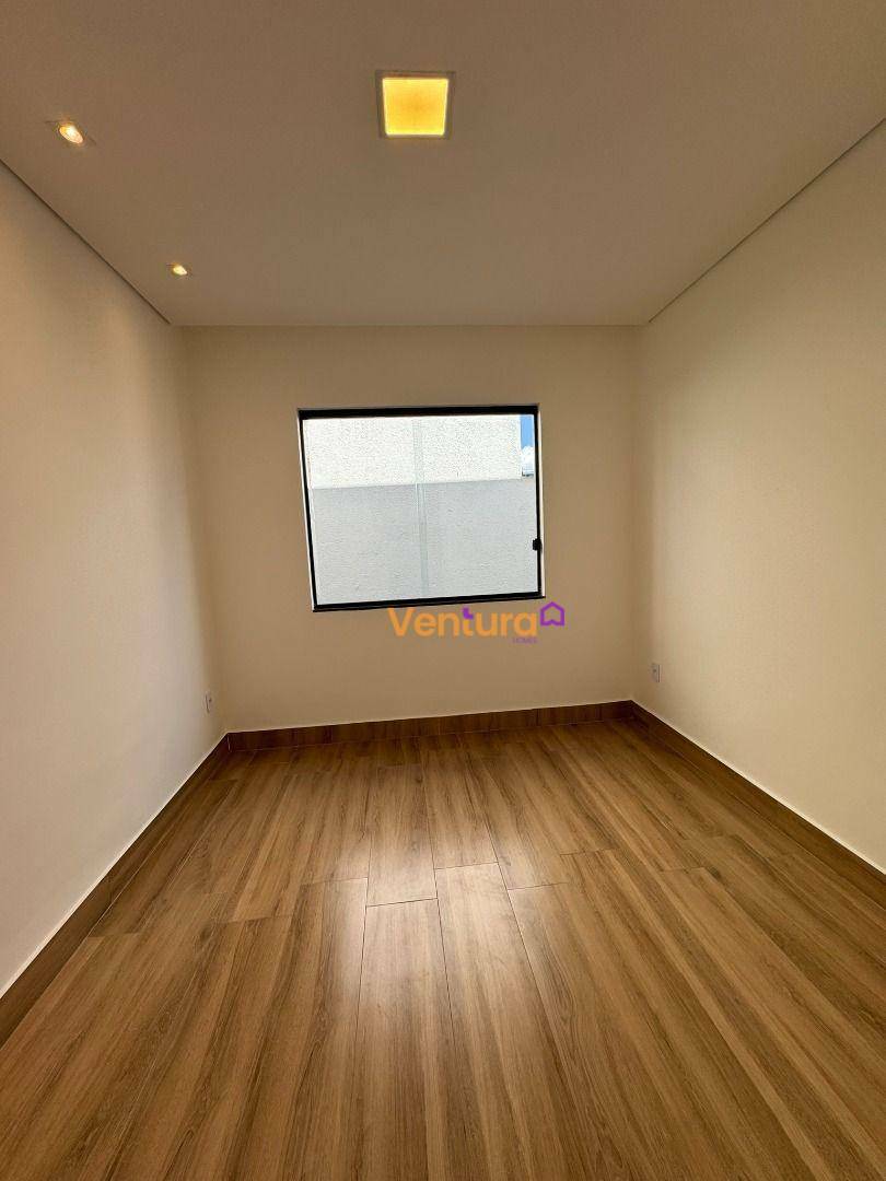 Casa à venda com 4 quartos, 130m² - Foto 13