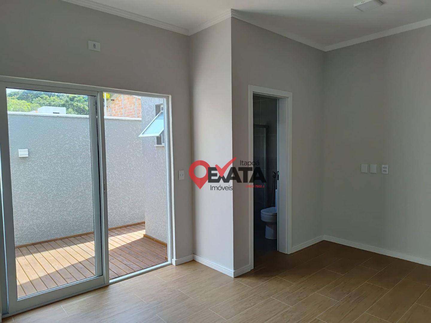 Casa à venda com 3 quartos, 90m² - Foto 8