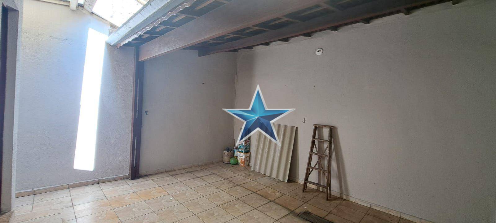 Casa à venda com 2 quartos, 90m² - Foto 4