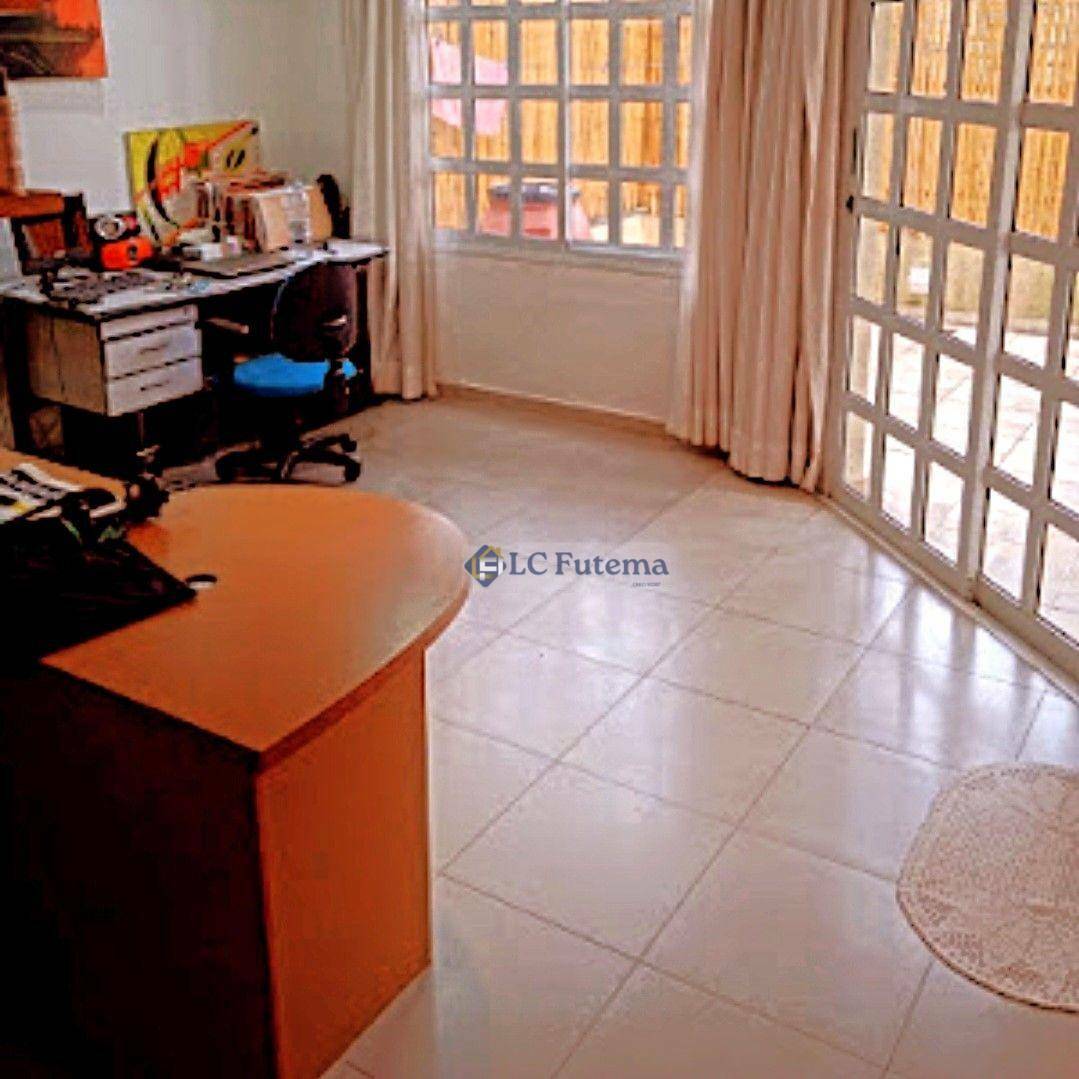 Casa de Condomínio à venda com 3 quartos, 211m² - Foto 6