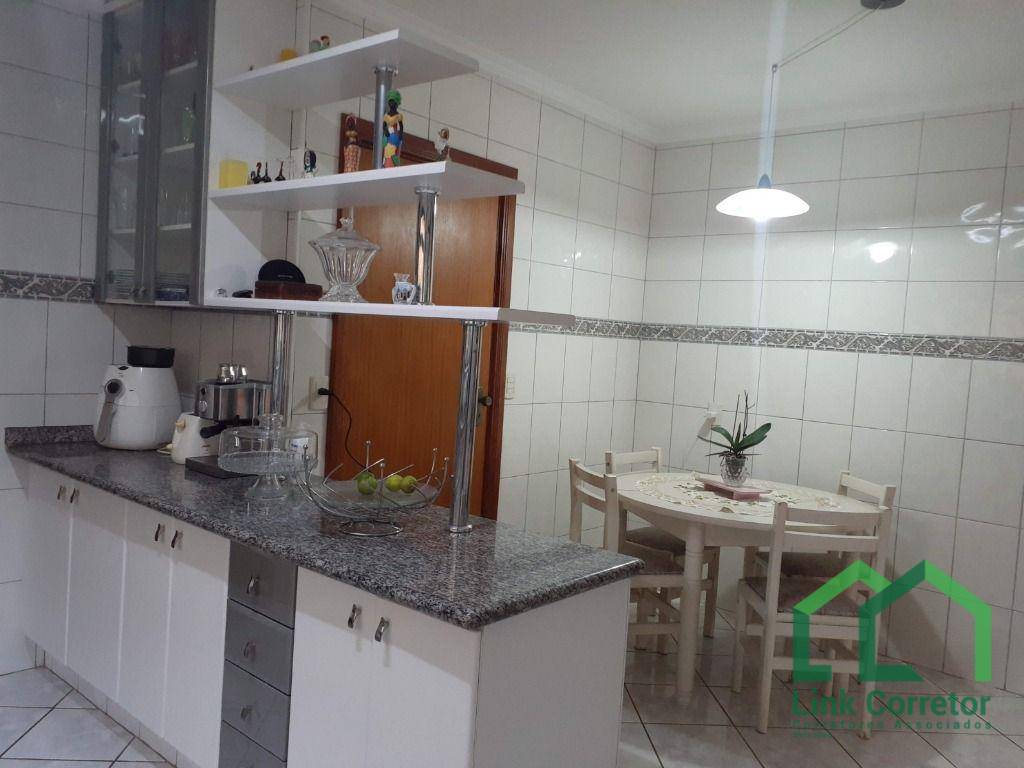 Casa à venda e aluguel com 4 quartos, 342m² - Foto 20