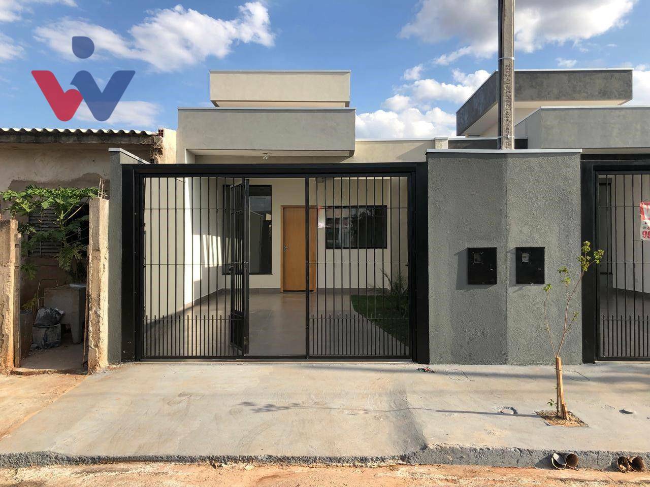 Casa à venda com 3 quartos, 83m² - Foto 1