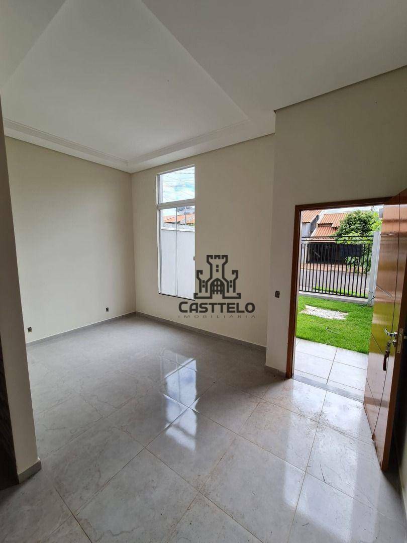 Casa à venda com 3 quartos, 72m² - Foto 13