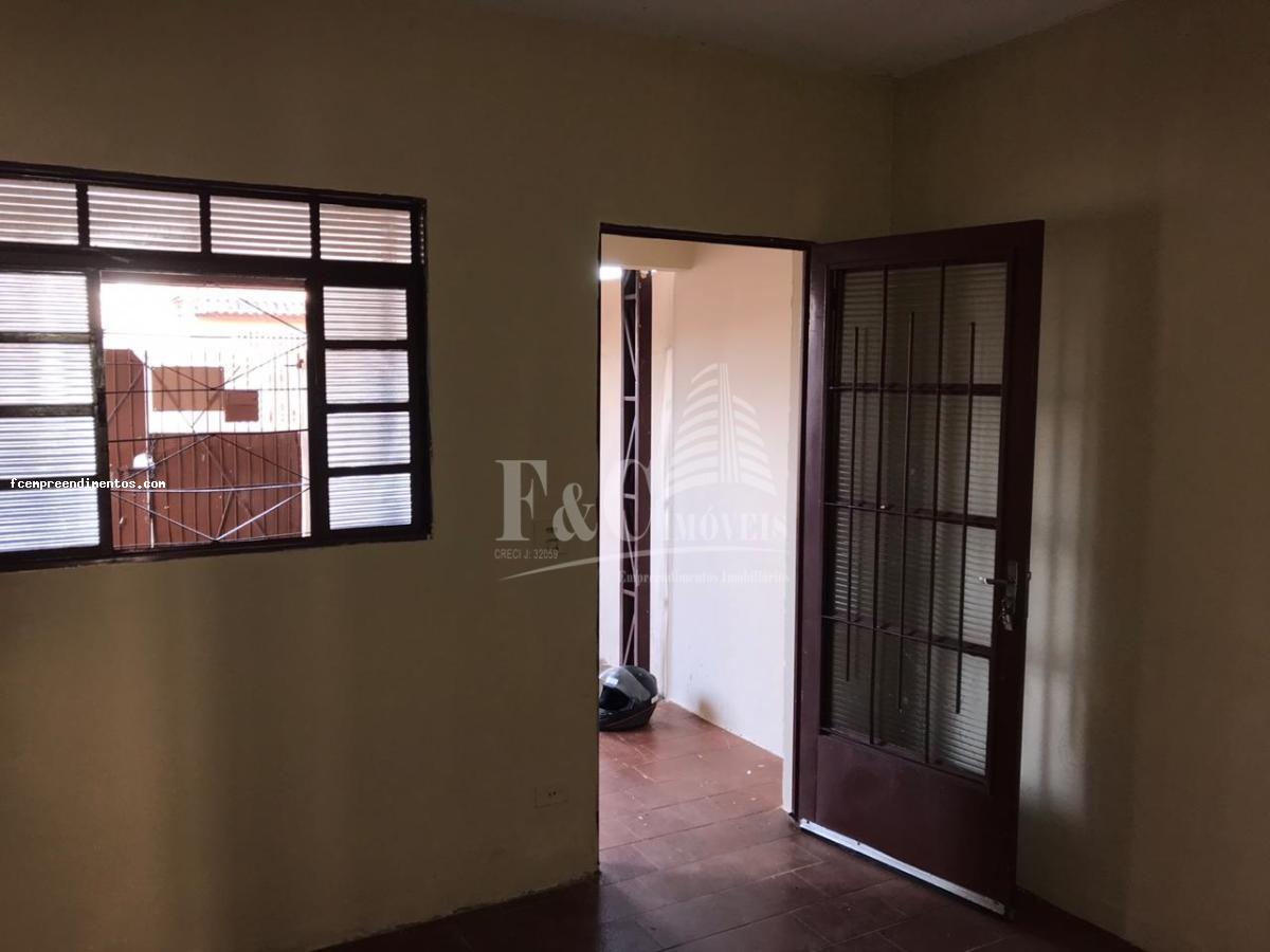 Casa à venda com 2 quartos, 200m² - Foto 3