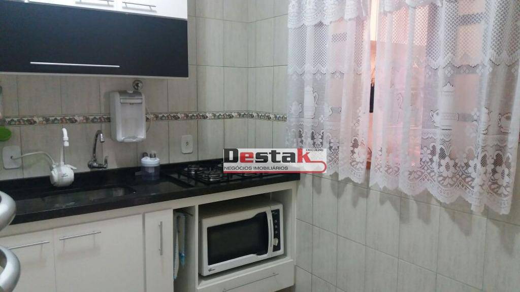 Sobrado à venda com 3 quartos, 74m² - Foto 1