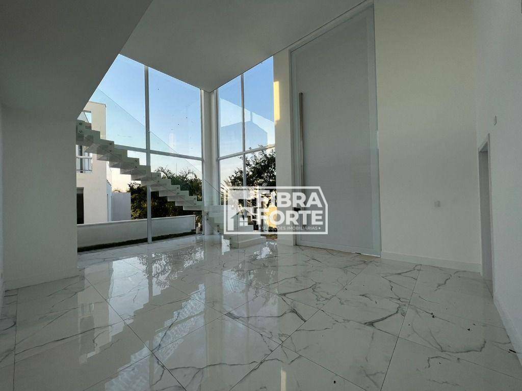 Casa de Condomínio à venda com 4 quartos, 353m² - Foto 4