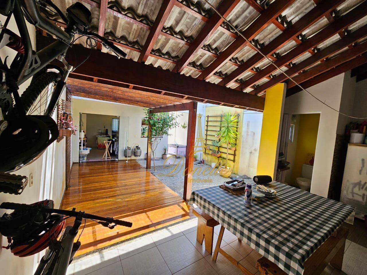 Sobrado à venda com 3 quartos, 200m² - Foto 4