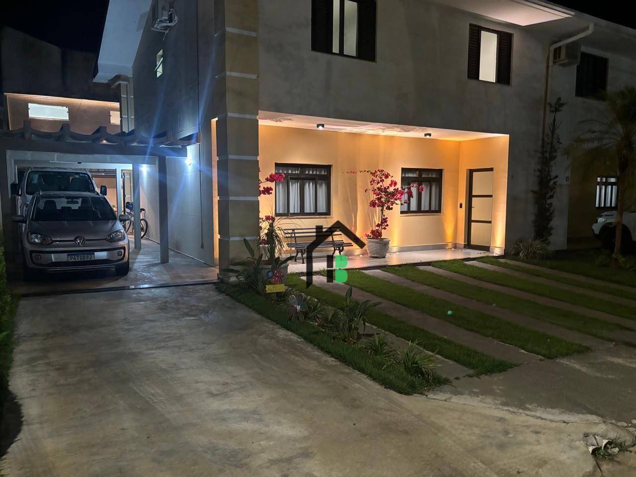 Casa, 4 quartos, 240 m² - Foto 1