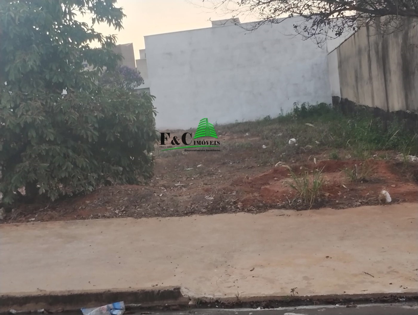 Terreno à venda, 202m² - Foto 1