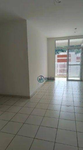 Apartamento à venda com 3 quartos, 87m² - Foto 2