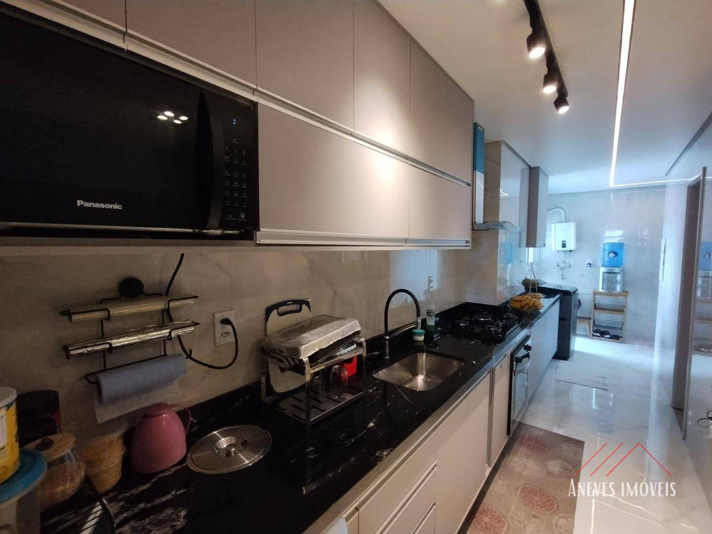 Apartamento à venda com 3 quartos, 145m² - Foto 1