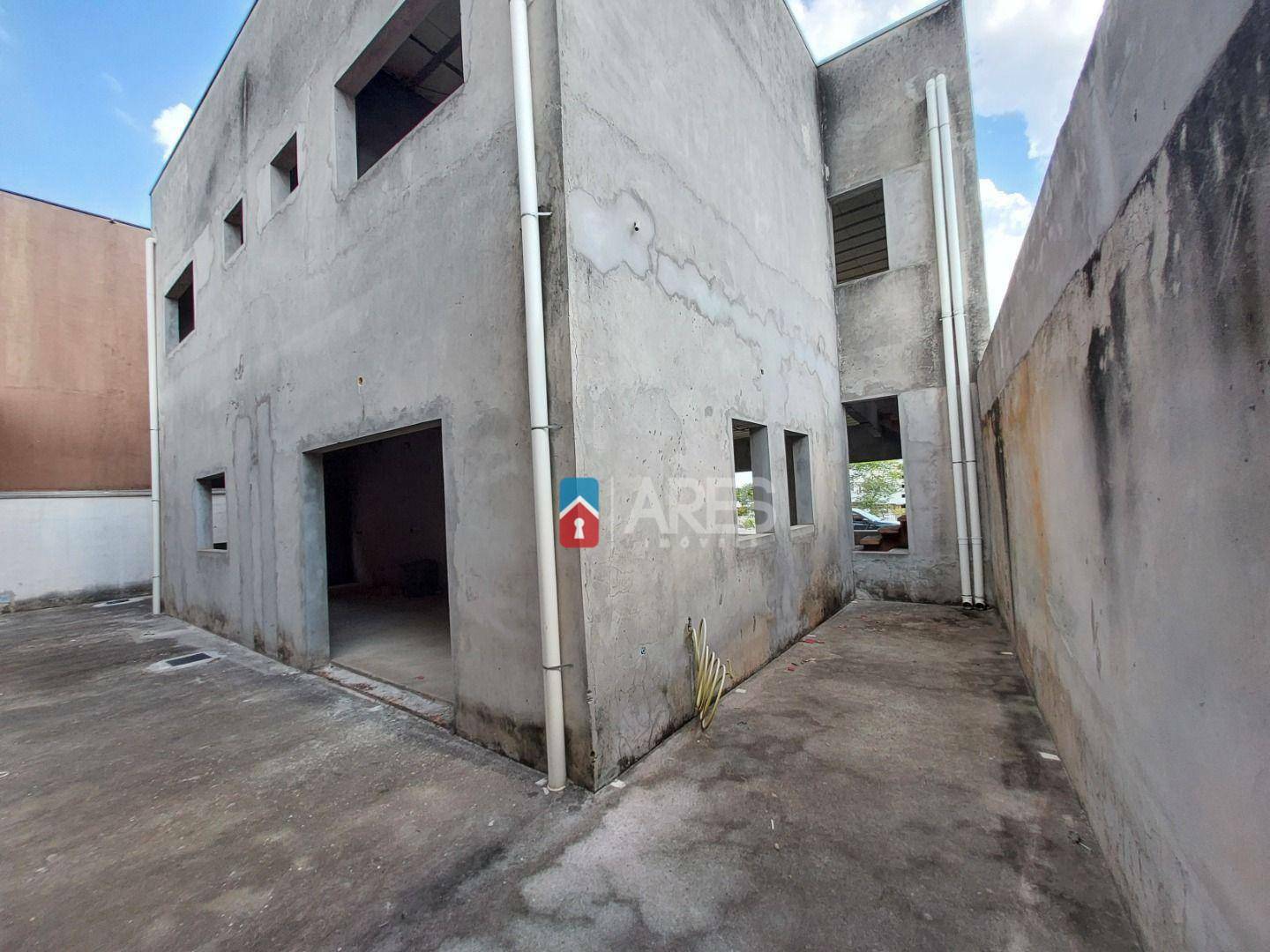 Casa de Condomínio à venda com 3 quartos, 396m² - Foto 4