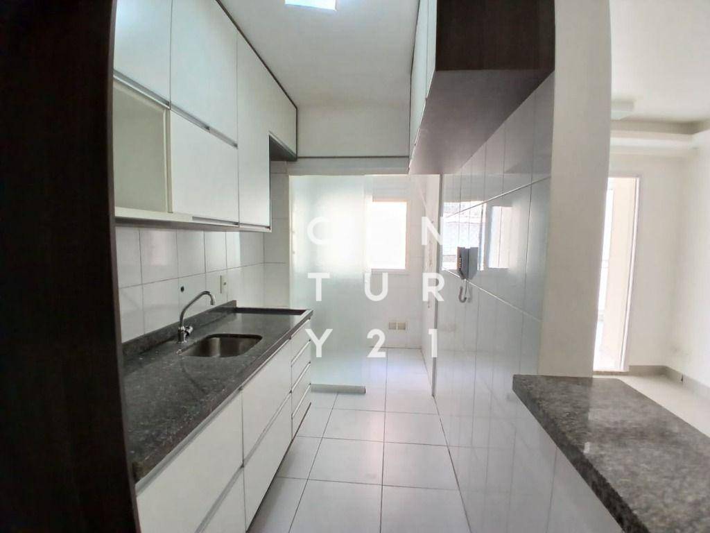 Apartamento para alugar com 3 quartos, 77m² - Foto 9