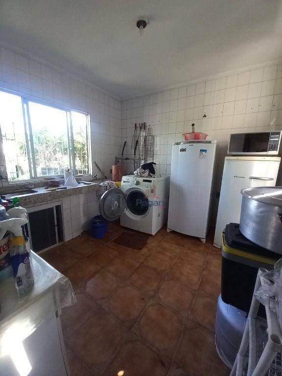 Casa à venda com 3 quartos, 151m² - Foto 14