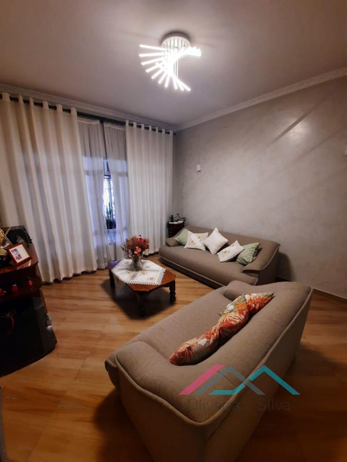 Casa à venda com 3 quartos, 206m² - Foto 2