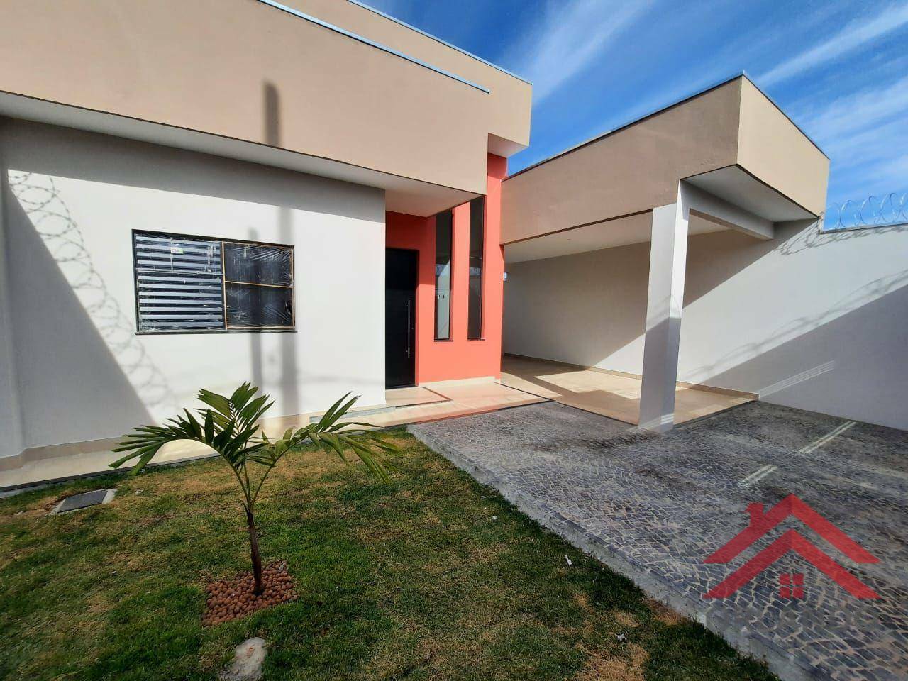 Casa à venda com 3 quartos, 114m² - Foto 2