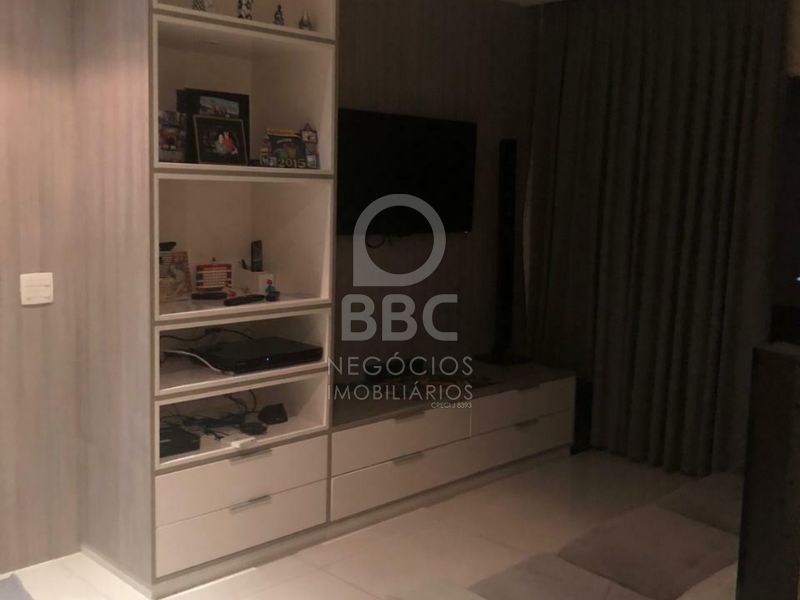 Apartamento à venda com 4 quartos, 144m² - Foto 1