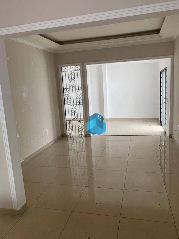 Casa à venda e aluguel com 4 quartos, 190m² - Foto 9