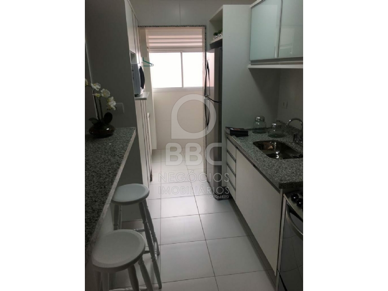 Apartamento à venda com 2 quartos, 62m² - Foto 7